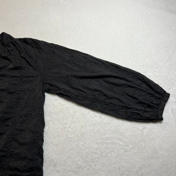 Old Navy Split Neck Boho Embroidered Blouse Size Small Neutral Casual Minimalist - Picture 7 of 11